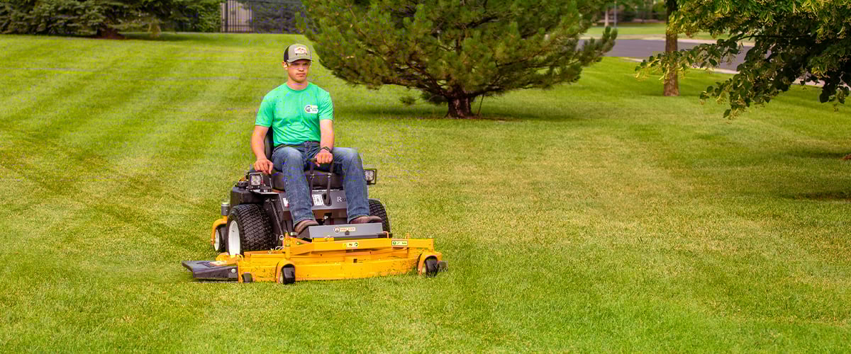 Walker Model R22x Commercial Riding Lawn Mower with 22HP Kohler engine